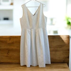 Tahari Athur S Levine white dress daisy embossed fit and flare Size 16